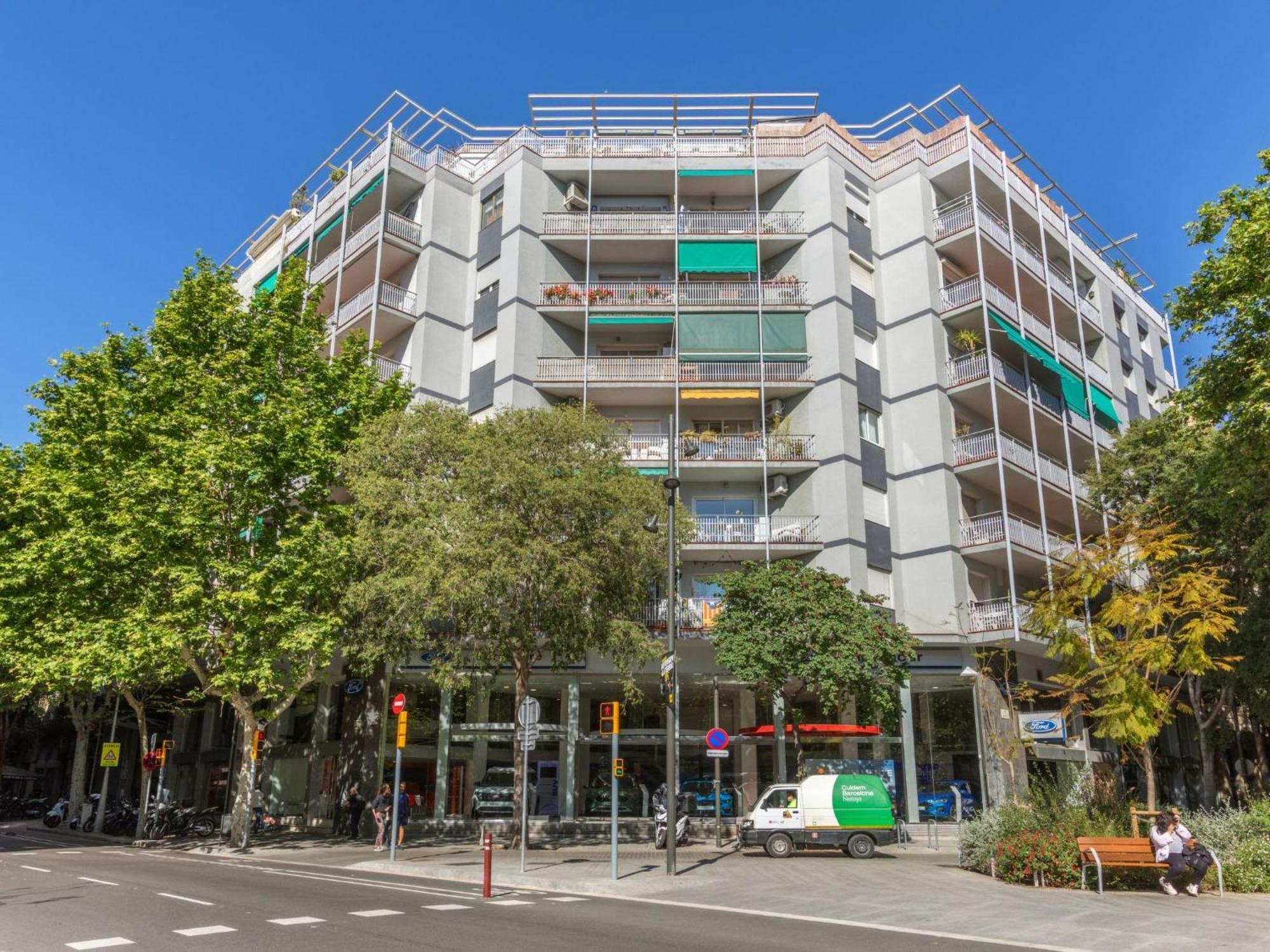 Apartment Eixample Esq Rocafort Diputacio By Interhome Barcelona Exterior foto